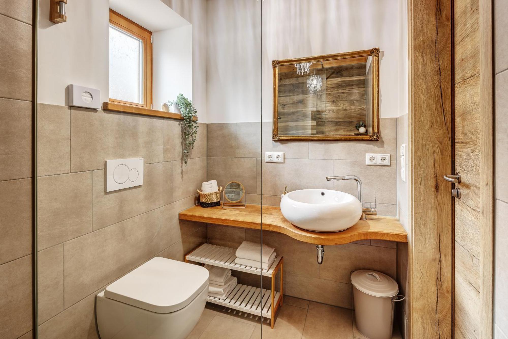 Landhaus Trinis - Gaestezimmer - Bad - Bett - Kleine Kaffee - Tee-Theke Mit Kuehlschrank - Parkplatz Rottach-Egern Exterior photo
